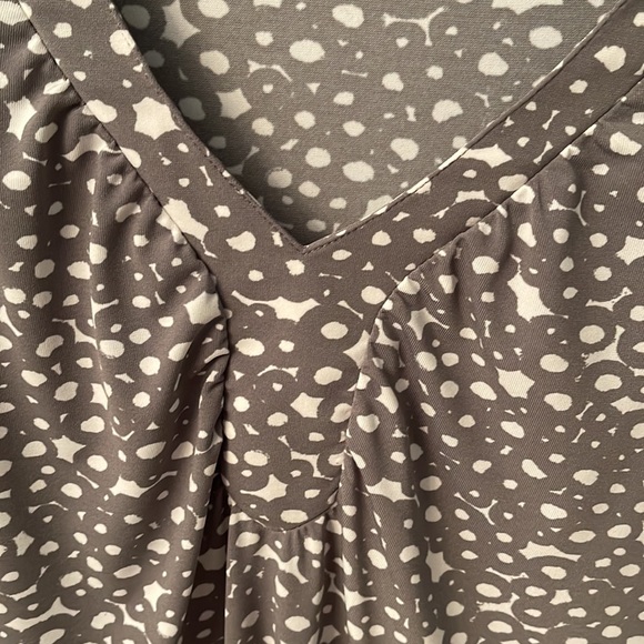 Reitmans summer top. - Picture 2 of 5